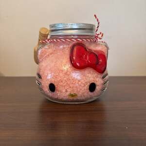 Hello Kitty Shaped Jar Of Bath Salts & Scoop - Petal Pop Rose
